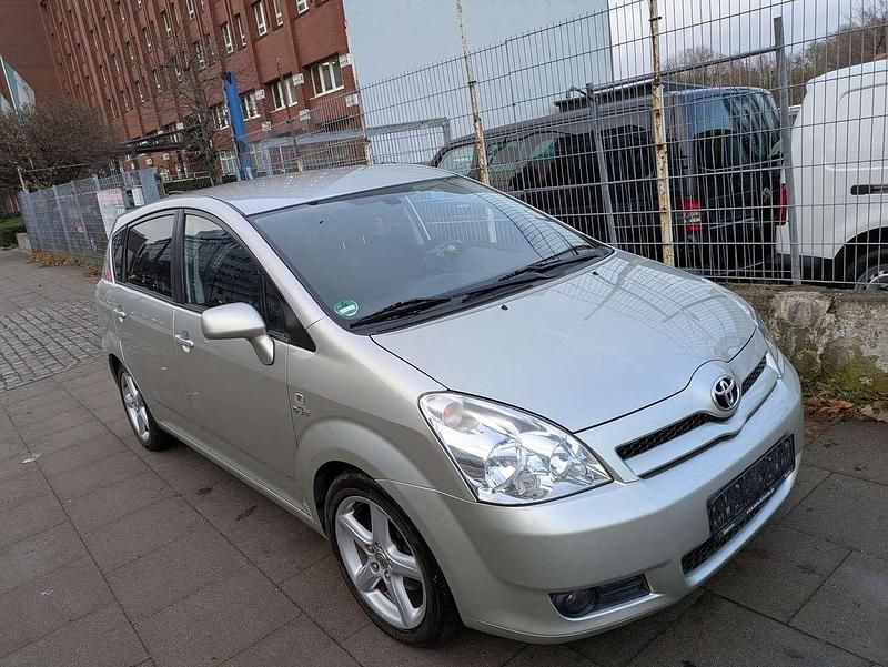 Silver metallic Gebraucht 2006 Toyota Corolla Verso Sol Van / Kleinbus | 2.650 € (Guter Preis) - Bild 1/4