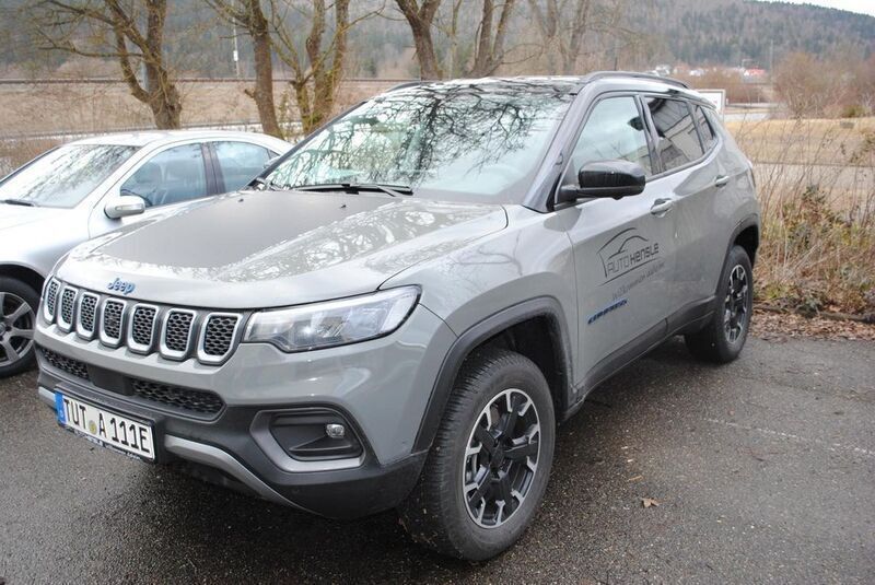 Gebraucht Jeep Compass 241 PS (177 kW) 2023 Stinggray clear coat (grau) SUV