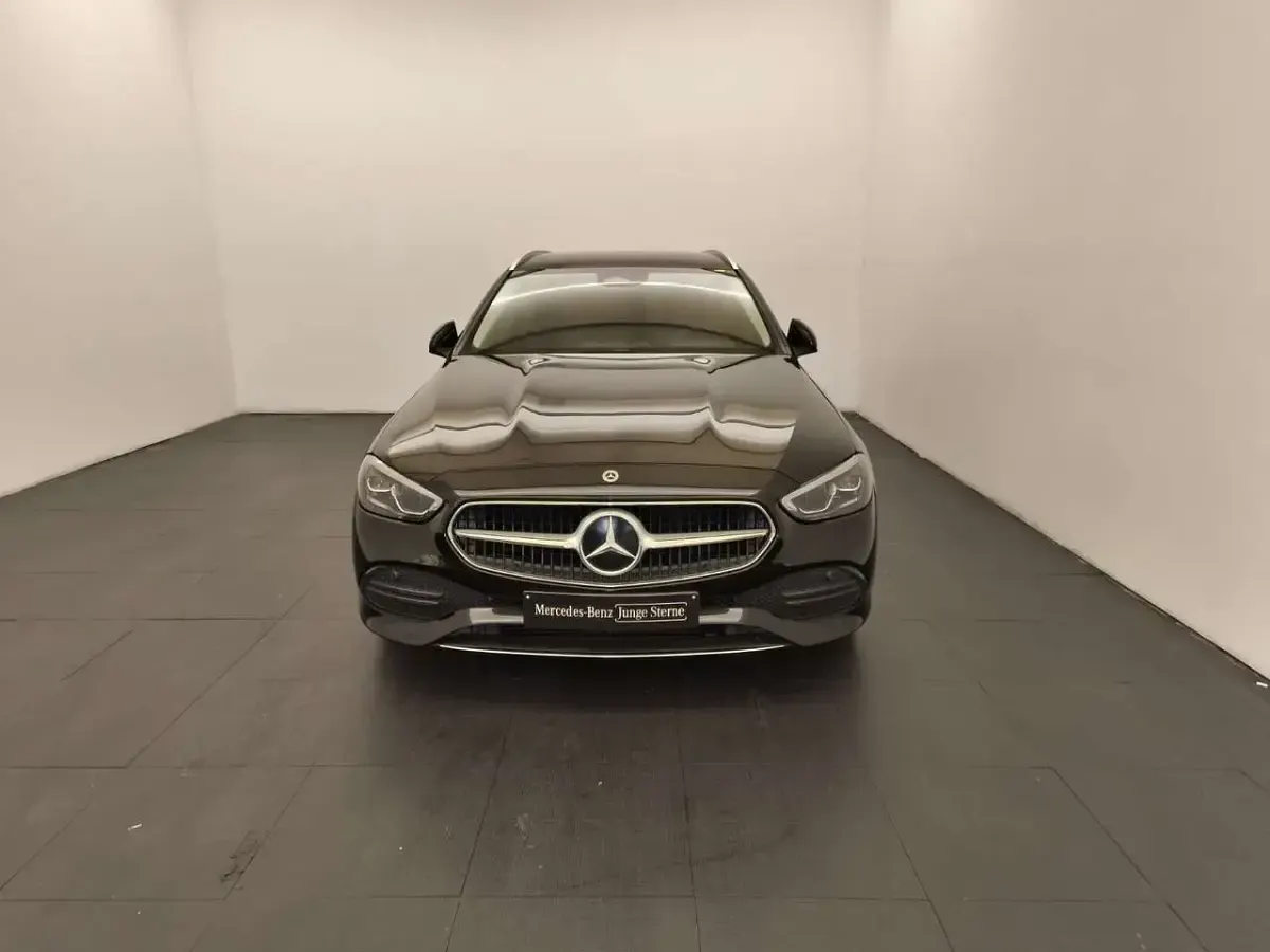 Gebraucht Mercedes C220 200 PS (147 kW) 2023 Unilack schwarz Kombi