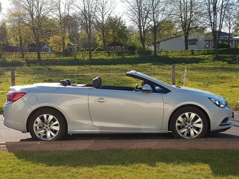 Silber Gebraucht 2014 Opel Cascada Innovation Cabrio | 8.650 € (Fairer Preis) - Bild 1/4