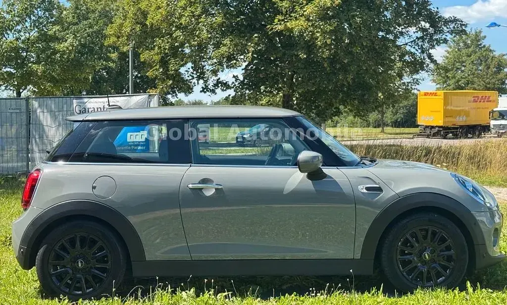 Gebraucht Mini ONE 102 PS (75 kW) 2019 Grau Kleinwagen