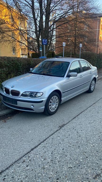Silber Gebraucht 2003 BMW 320 Limousine | 1.450 € (Superpreis) - Bild 1/1