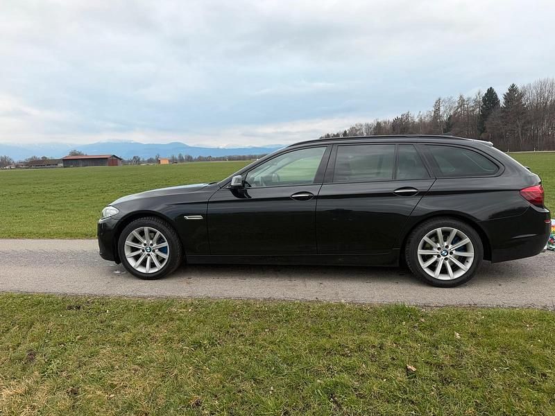 Gebraucht BMW 520 190 PS (139 kW) 2016 Schwarz Kombi