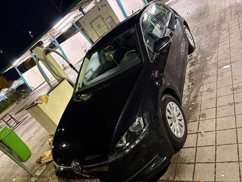 Schwarz Gebraucht 2019 VW Golf VII Comfortline Kleinwagen | 11.200 € (Superpreis) - Bild 1/4