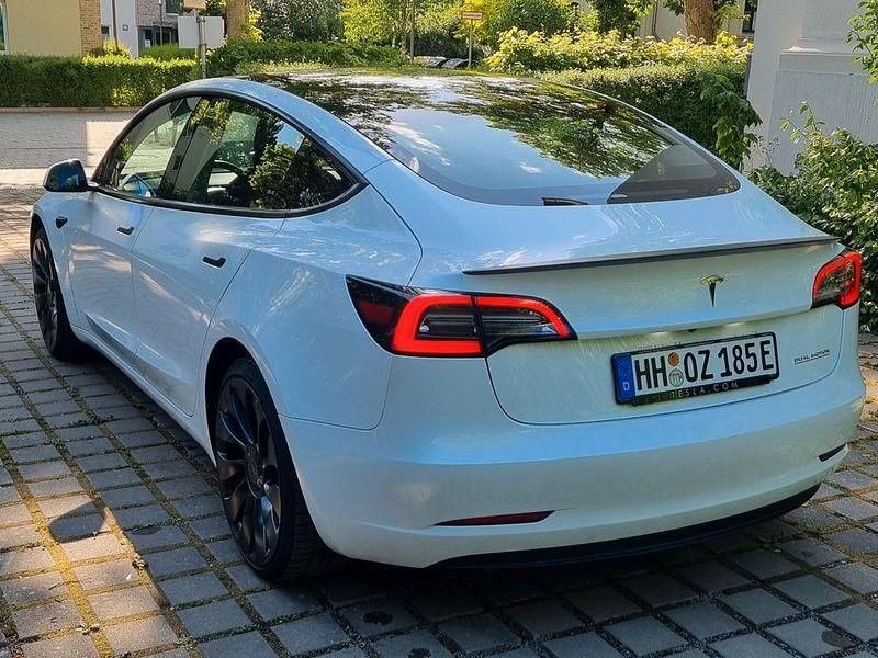 Second-hand Tesla Model 3 Performance 377 kW (513 CP) 2022 Alb Berlinǎ
