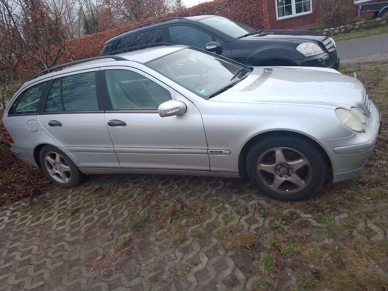 Silber Gebraucht 2003 Mercedes C180 Classic Kombi | 800 € (Superpreis) - Bild 1/4