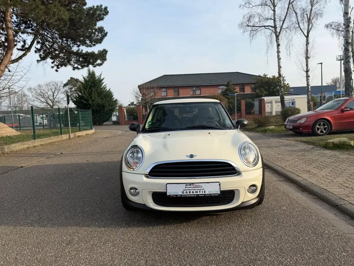 Gebraucht Mini Cooper 120 PS (88 kW) 2009 Pepper (old english) white Kleinwagen