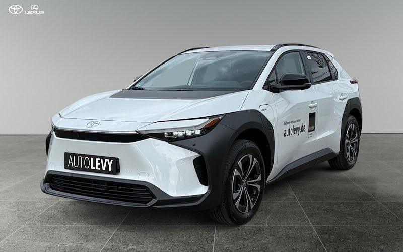 Weiß Gebraucht 2025 Toyota bZ4X SUV | 48.580 € - Bild 1/4