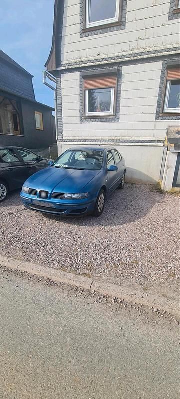 Usata Seat Leon 105 CV (77 kW) 2004 Andere farben Utilitaria