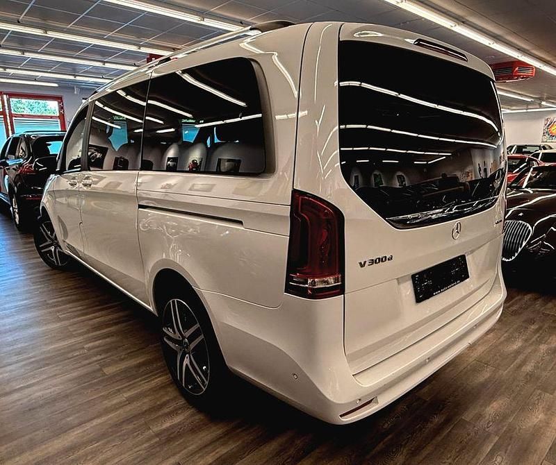 Gebraucht Mercedes V300 AMG 237 PS (174 kW) 2021 Weiß Van / Kleinbus