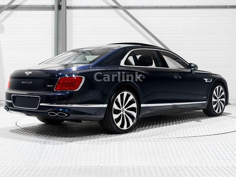 Gebraucht Bentley Flying Spur 544 PS (400 kW) 2023 Blau Limousine