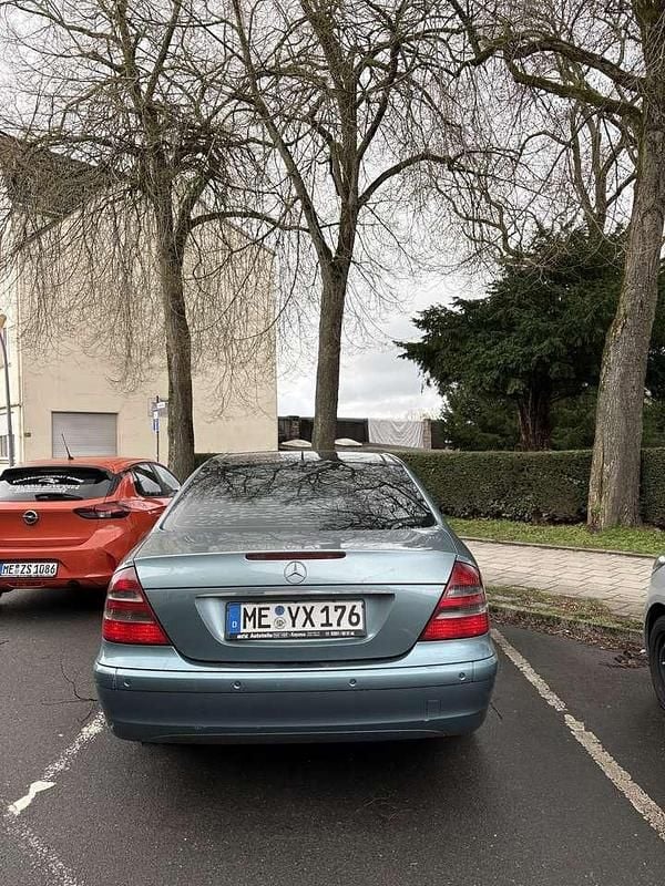 Gebraucht Mercedes E220 Classic 150 PS (110 kW) 2002 Limousine