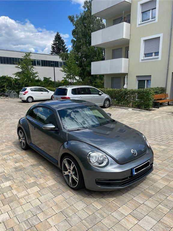 Grau Gebraucht 2012 VW Beetle Limousine | 6.900 € (Fairer Preis) - Bild 1/4