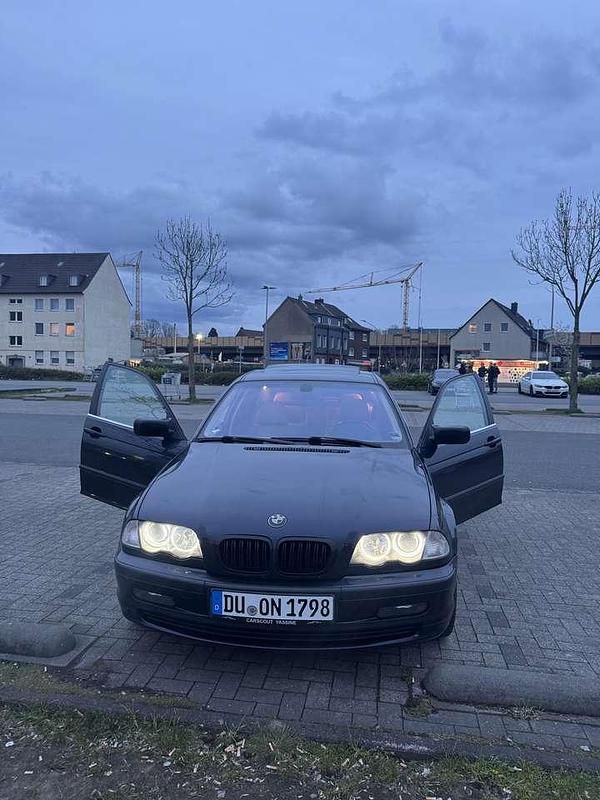 Gebraucht BMW 323 170 PS (125 kW) 1999 Limousine