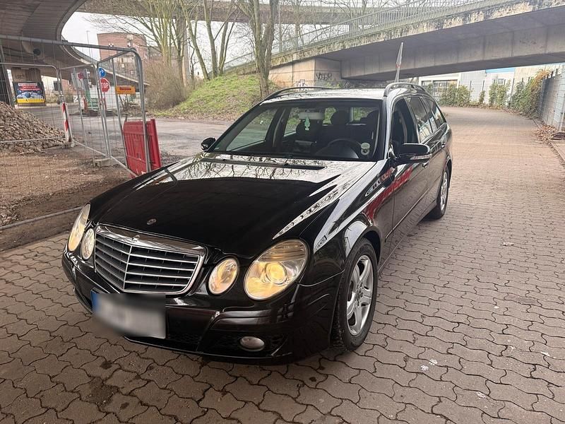 Gebraucht Mercedes E220 170 PS (125 kW) 2007 Schwarz Kombi