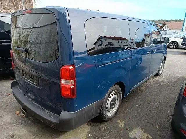 Gebraucht Peugeot Expert 179 PS (131 kW) 2018 Farbe blau imperial/typ aussenve Van