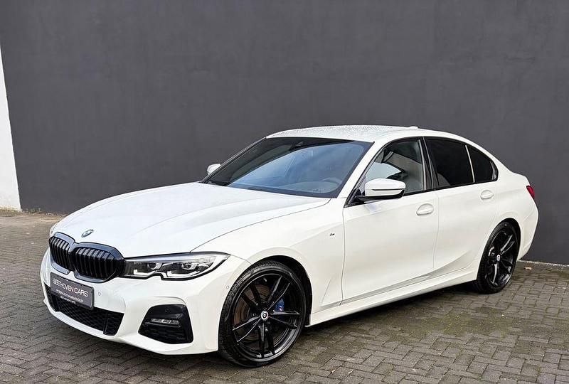 Gebraucht BMW 330 M Sport 265 PS (194 kW) 2020 Weiß Limousine