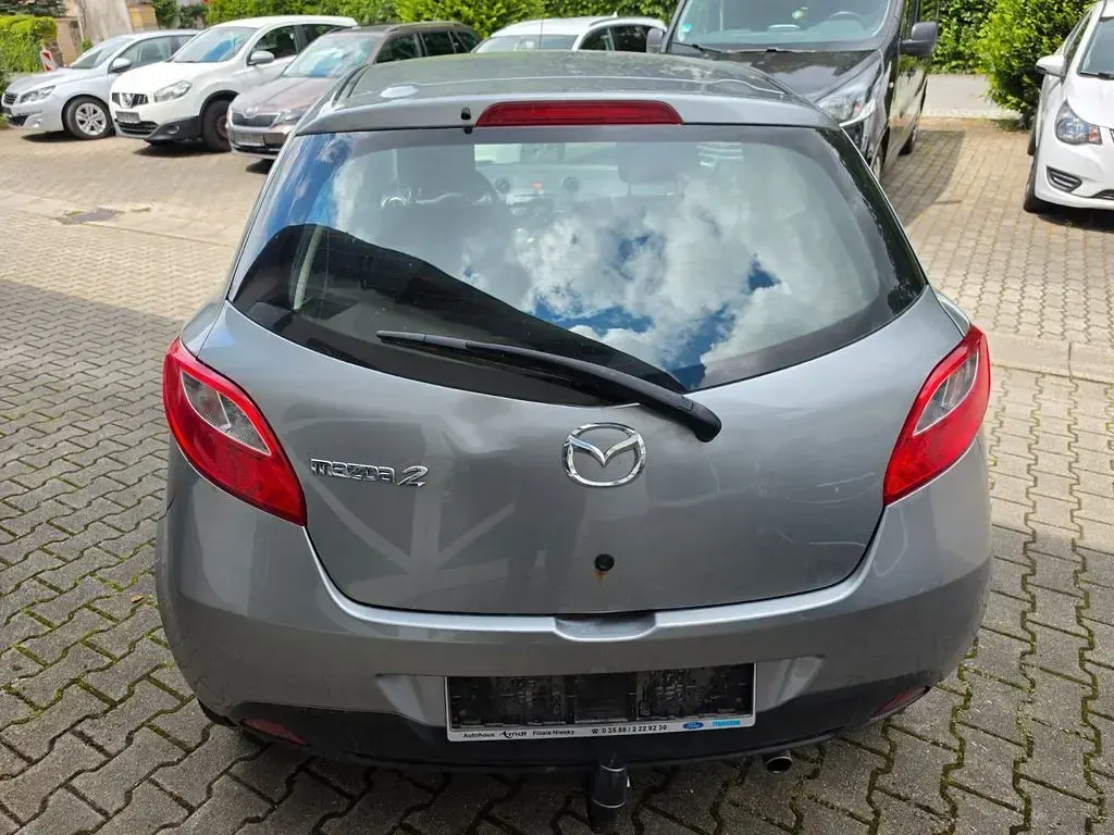 Gebraucht Mazda 2 Edition 75 PS (55 kW) 2012 Silber Kleinwagen