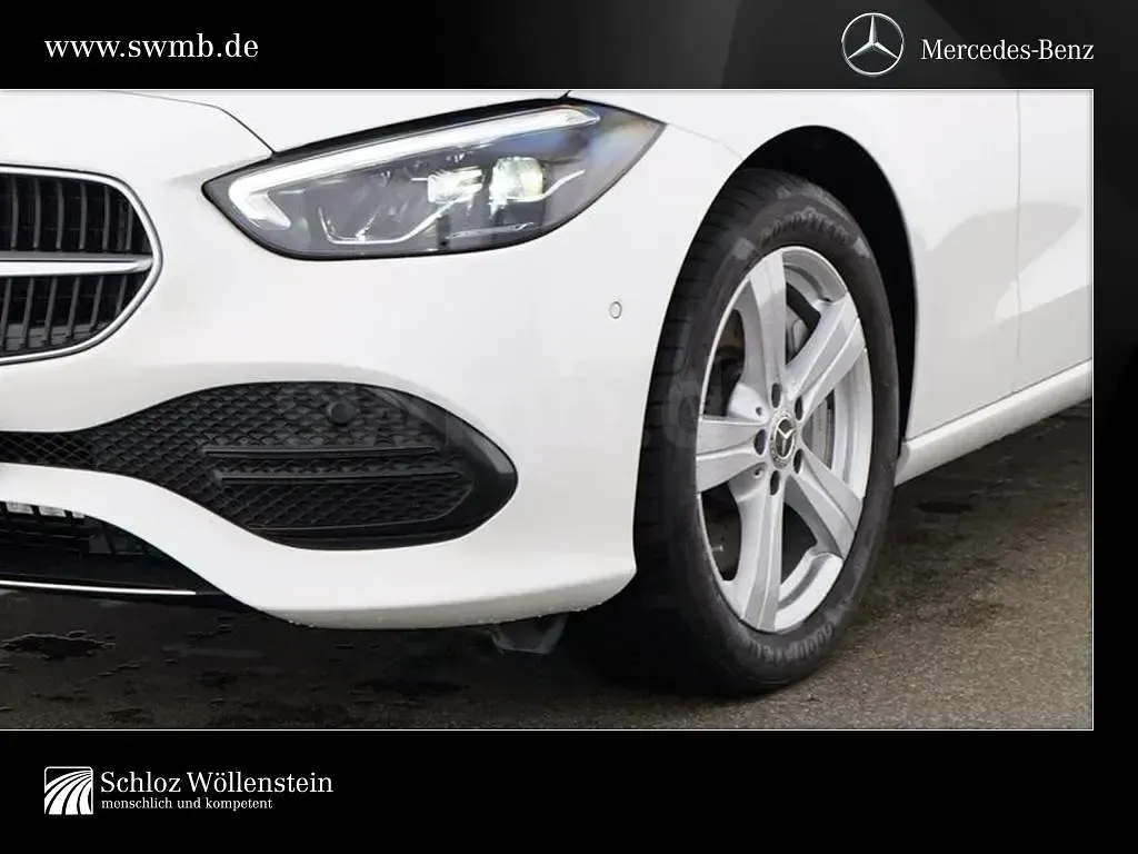 Gebraucht Mercedes E300 145 PS (106 kW) 2024 Weiß Kombi