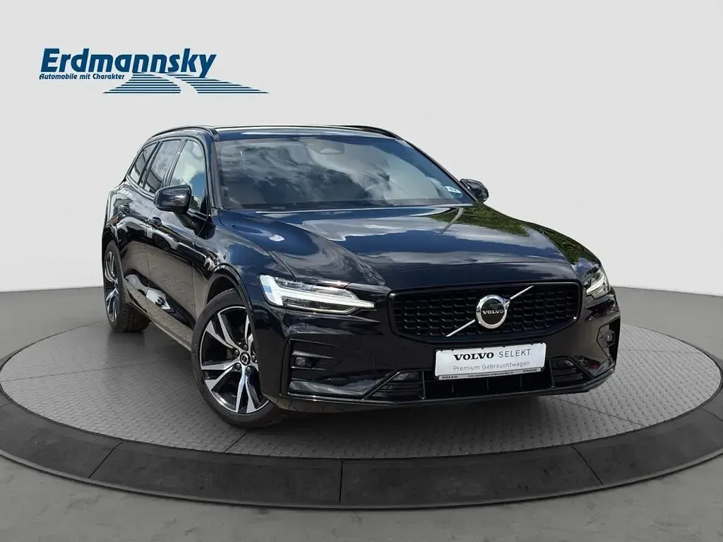 Gebraucht Volvo V60 Plus 197 PS (144 kW) 2024 Schwarz Kombi