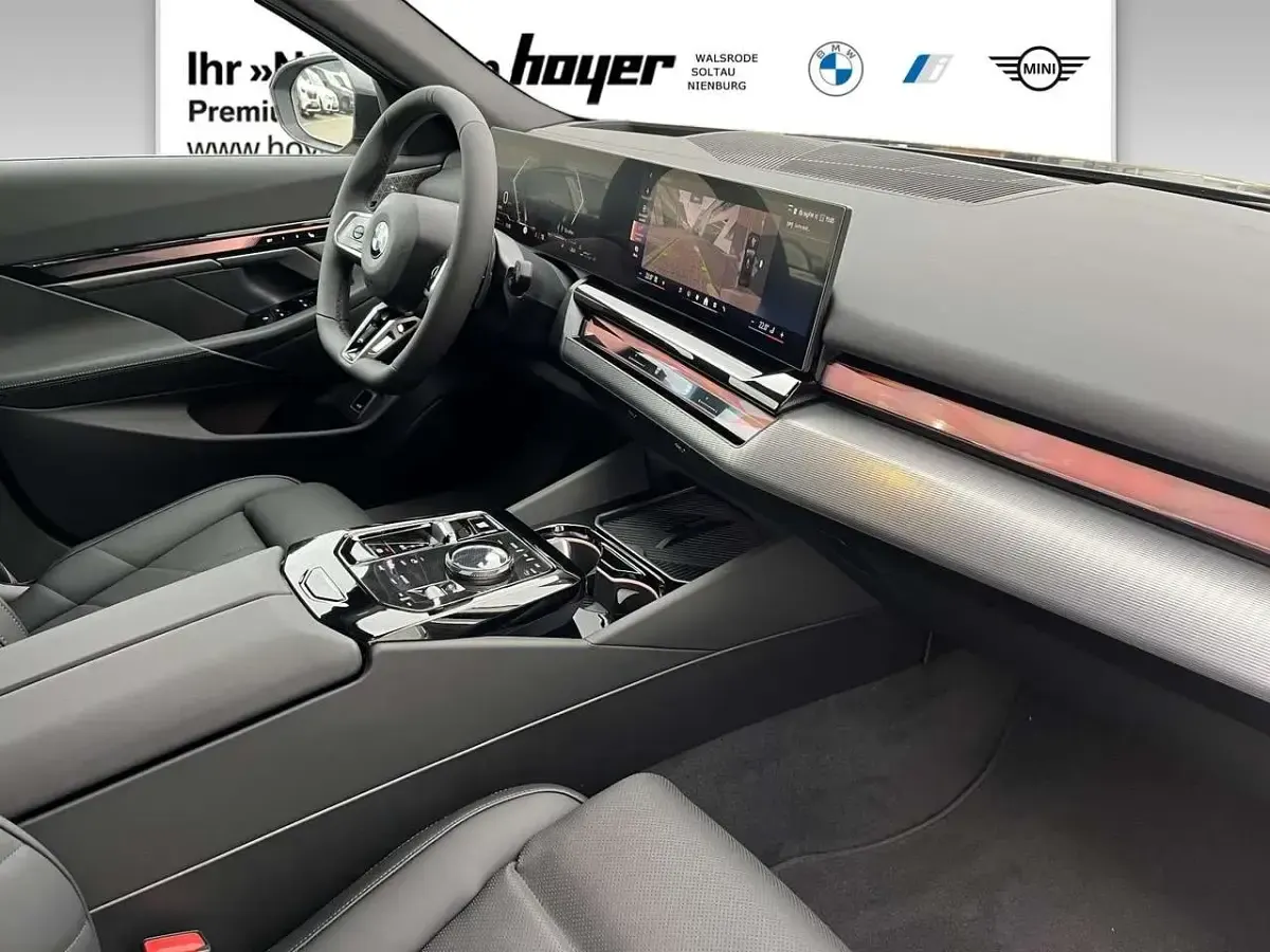 Neu BMW 540 M Sport 303 PS (222 kW) 2026 Grau Kombi