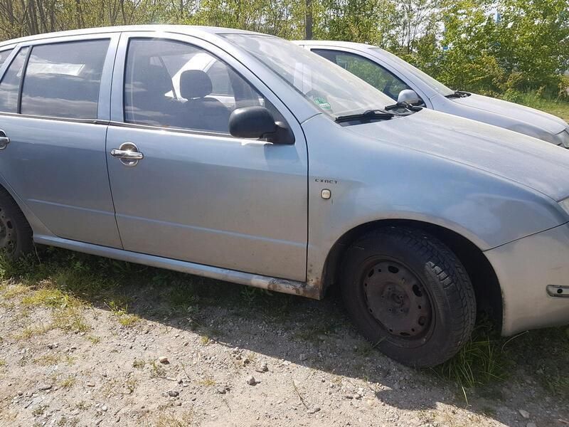 Andere außenfarben Gebraucht 2002 Skoda Fabia Kombi | 249 € (Superpreis) - Bild 1/4