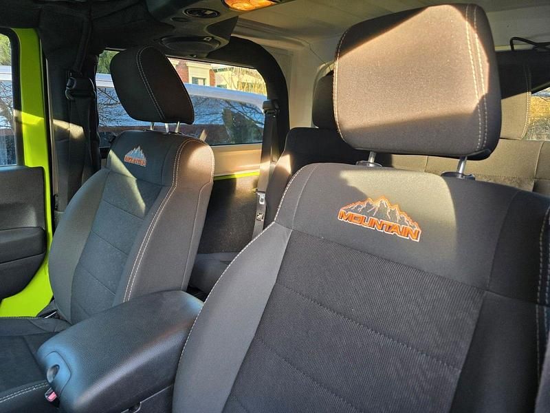 Second-hand Jeep Wrangler 200 CP (147 kW) 2012 Verde SUV