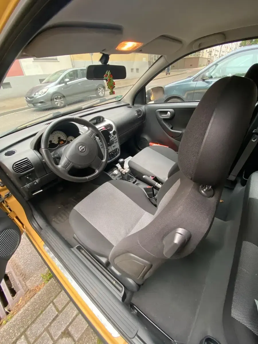 Gebraucht Opel Corsa 80 PS (58 kW) 2005 Gelb Kleinwagen