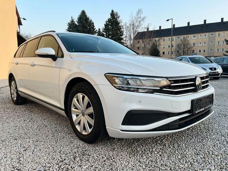 Gebraucht VW Passat Conceptline 150 PS (110 kW) 2023 Weiß Kombi