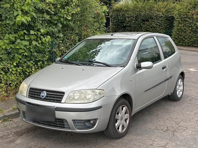 Silber Gebraucht 2004 Fiat Punto Kleinwagen | 850 € (Guter Preis) - Bild 1/4