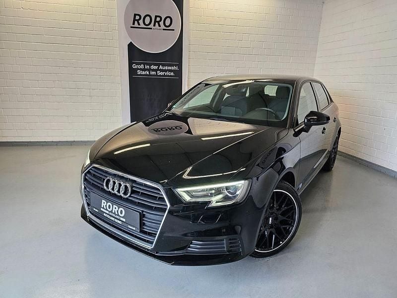 Schwarz Gebraucht 2018 Audi A3 Sportback Basis Kleinwagen | 11.950 € (Fairer Preis) - Bild 1/4