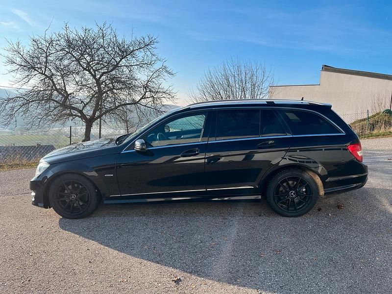 Gebraucht Mercedes C250 204 PS (150 kW) 2013 Schwarz Kombi