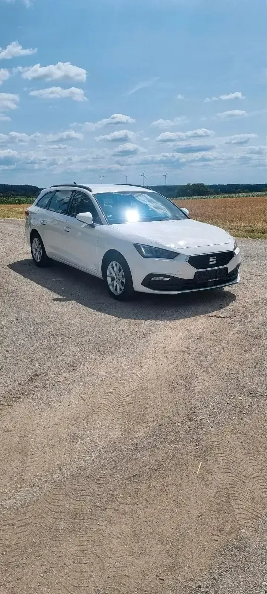 Gebraucht Seat Leon 150 PS (110 kW) 2021 Weiß Kombi