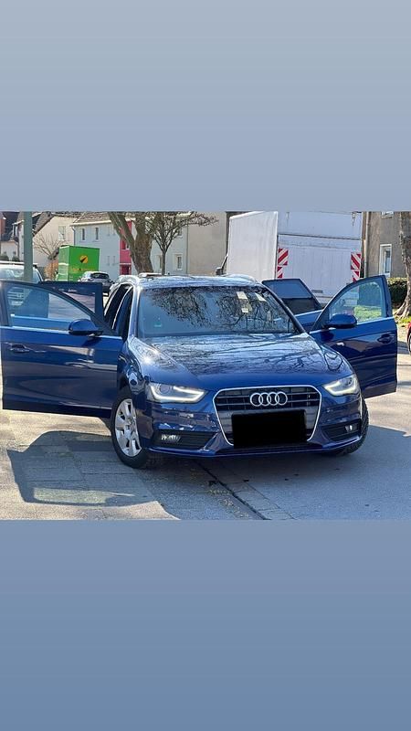Gebraucht Audi A4 Design 177 PS (130 kW) 2014 Blau Kombi
