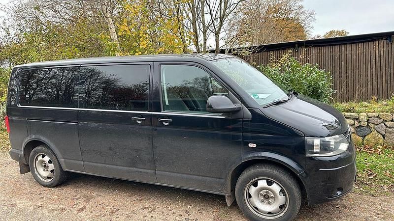 Gebraucht VW Multivan 179 PS (131 kW) 2011 Schwarz Van