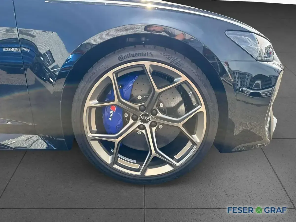 Gebraucht Audi RS6 Premium 600 PS (441 kW) 2024 Mythosschwarz metallic Kombi