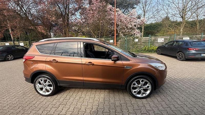 Gebraucht Ford Kuga 163 PS (119 kW) 2013 Braun SUV