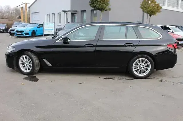 Gebraucht BMW 530 Performance 286 PS (210 kW) 2023 Schwarz ii Kombi
