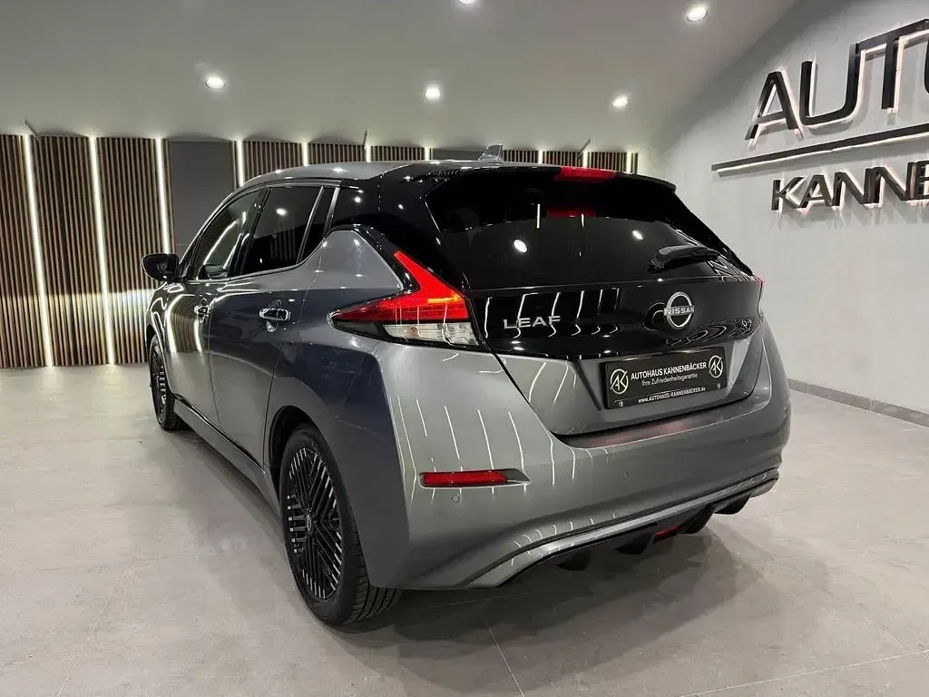Gebraucht Nissan Leaf N-Connecta 110 kW (150 PS) 2022 Grau Kleinwagen