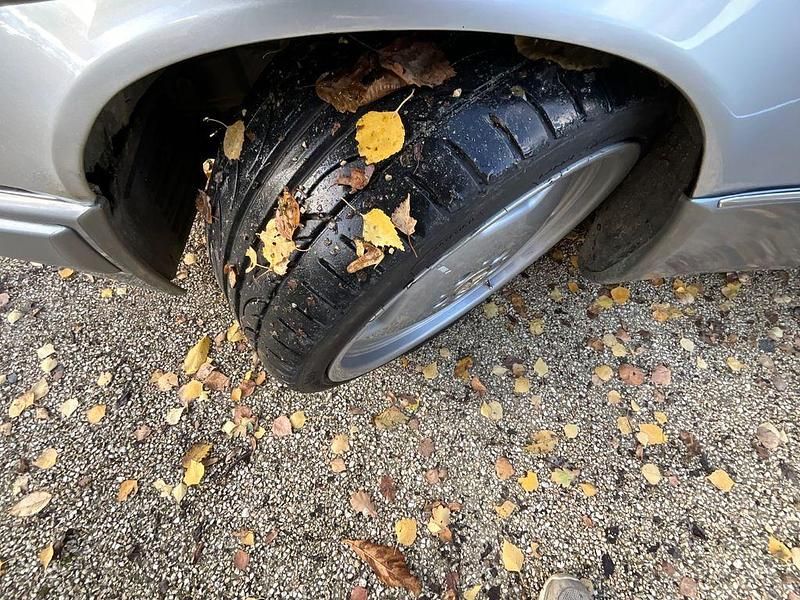 Gebraucht Mercedes E420 279 PS (205 kW) 1992 Silber Limousine