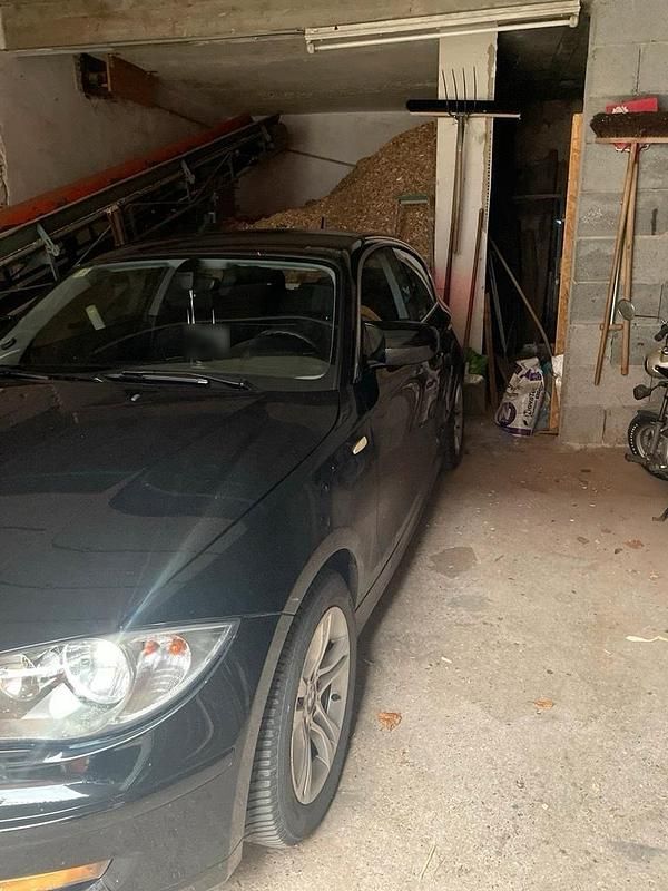 Gebraucht BMW 118 143 PS (105 kW) 2011 Schwarz Kleinwagen