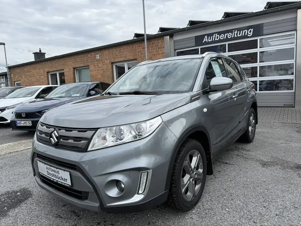 Gebraucht Suzuki Vitara Comfort 120 PS (88 kW) 2015 Grau SUV