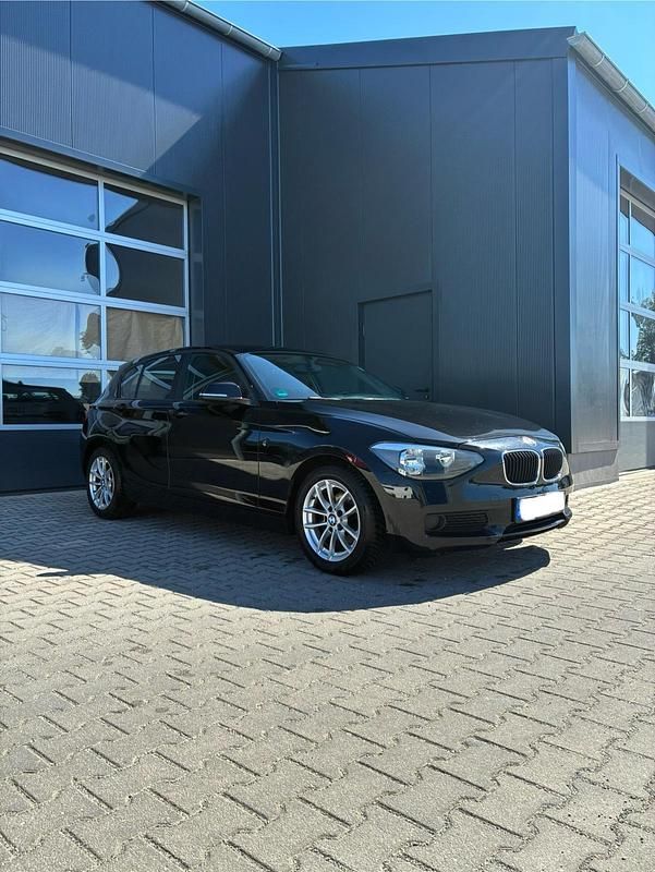 Schwarz Gebraucht 2013 BMW 116 Kleinwagen | 6.490 € (Superpreis) - Bild 1/4