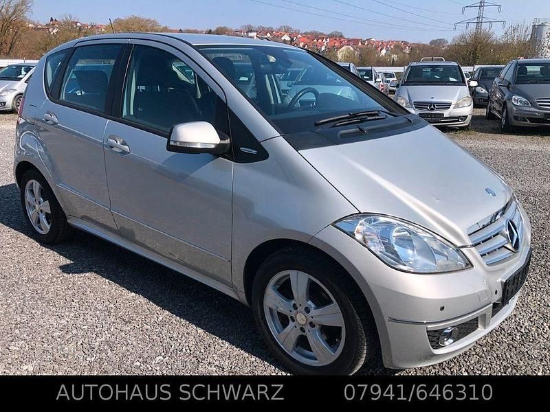 Gebraucht Mercedes A180 Avantgarde 116 PS (85 kW) 2010 Silber Kleinwagen