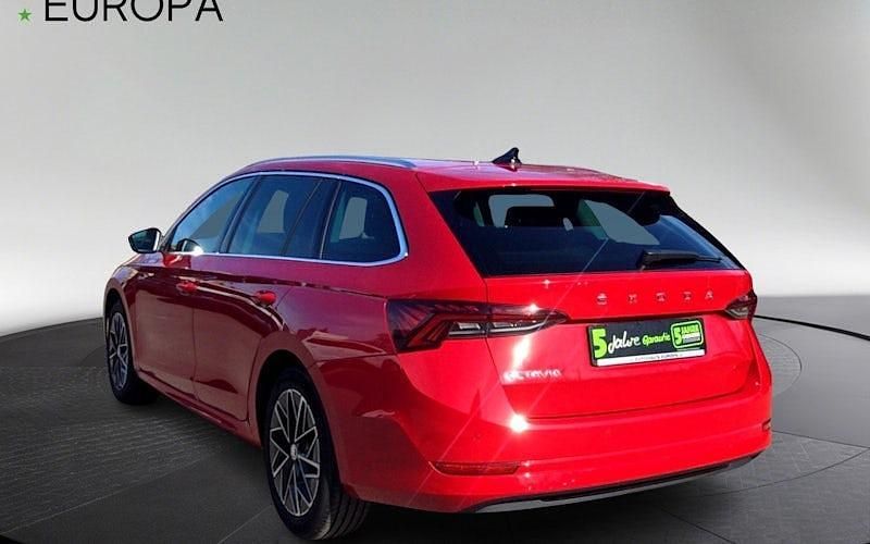 Gebraucht Skoda Octavia Style 150 PS (110 kW) 2023 Rot Kombi