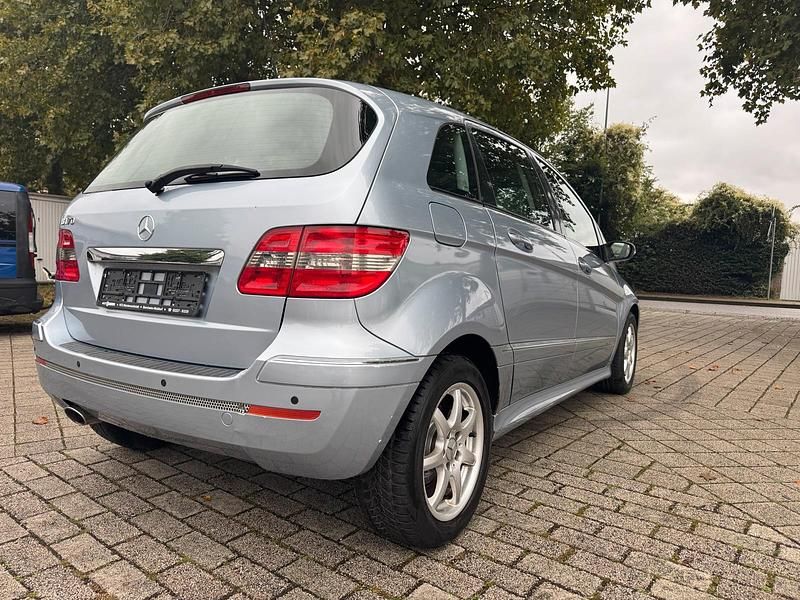 Blau Gebraucht 2007 Mercedes B170 Van / Kleinbus | 3.900 € (Guter Preis) - Bild 1/4
