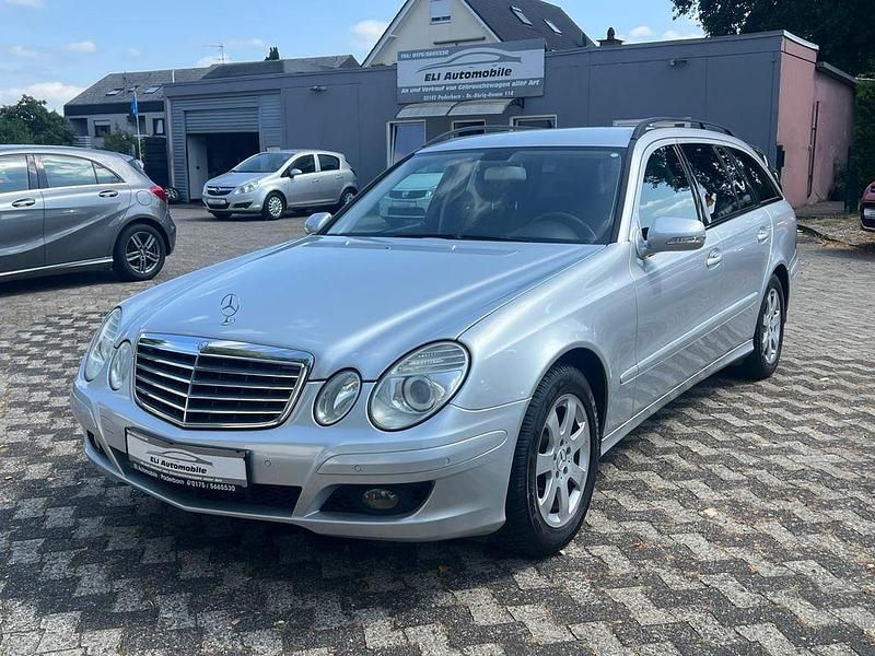 Grau Gebraucht 2009 Mercedes E200 Kombi | 6.990 € (Superpreis) - Bild 1/4