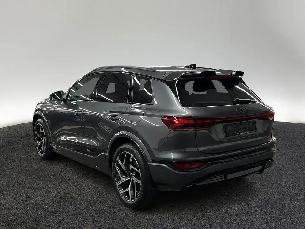 Gebraucht Audi Q6 e-tron Performance 225 kW (306 PS) 2026 Daytonagrau perleffekt SUV