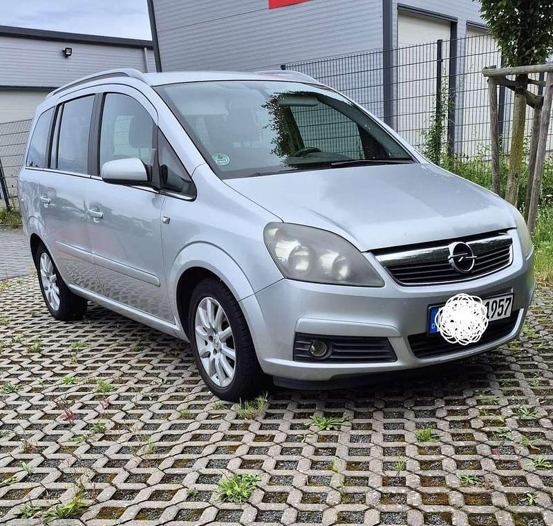 Silber Gebraucht 2006 Opel Zafira Van / Kleinbus | 1.600 € (Etwas zu teuer) - Bild 1/4