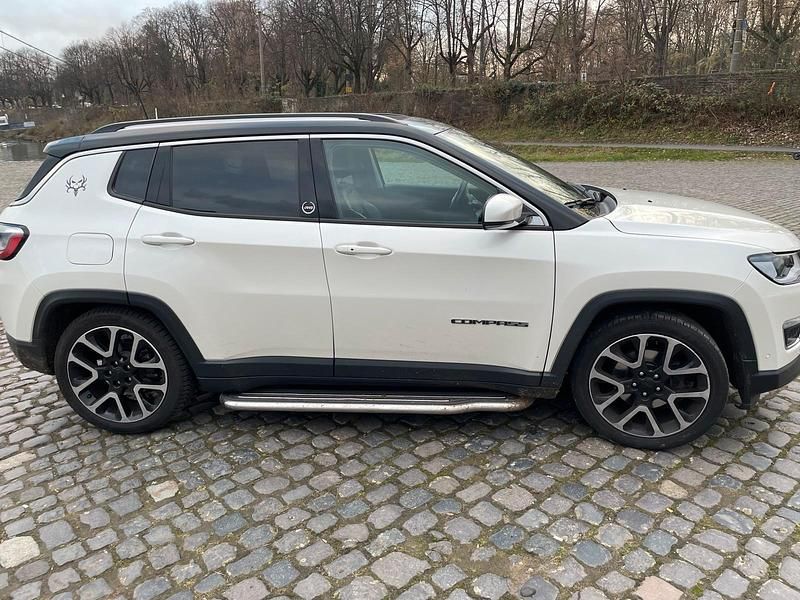 Gebraucht Jeep Compass Limited 170 PS (125 kW) 2018 Weiß SUV
